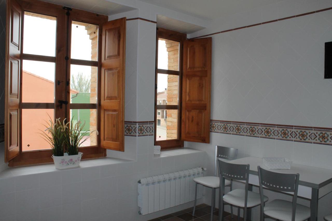 Apartamentos Ribera Del Duero Las Escuelas Vadocondes Екстер'єр фото