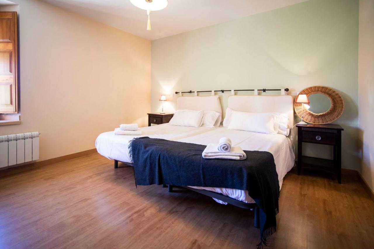 Apartamentos Ribera Del Duero Las Escuelas Vadocondes Екстер'єр фото