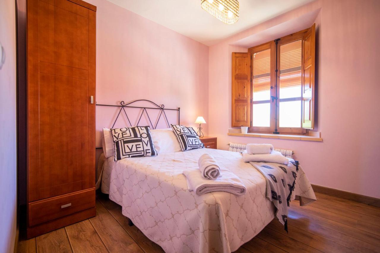 Apartamentos Ribera Del Duero Las Escuelas Vadocondes Екстер'єр фото