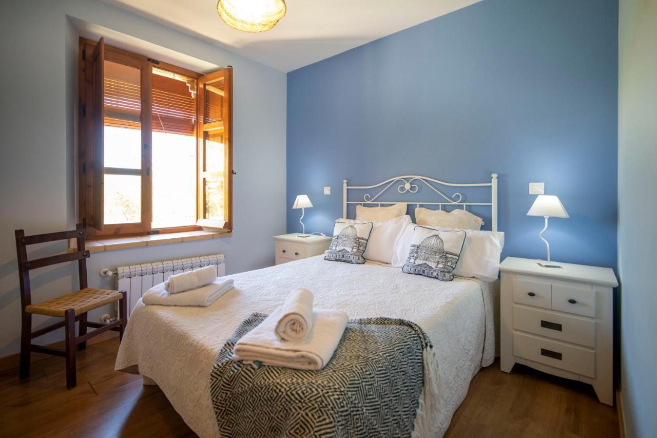 Apartamentos Ribera Del Duero Las Escuelas Vadocondes Екстер'єр фото