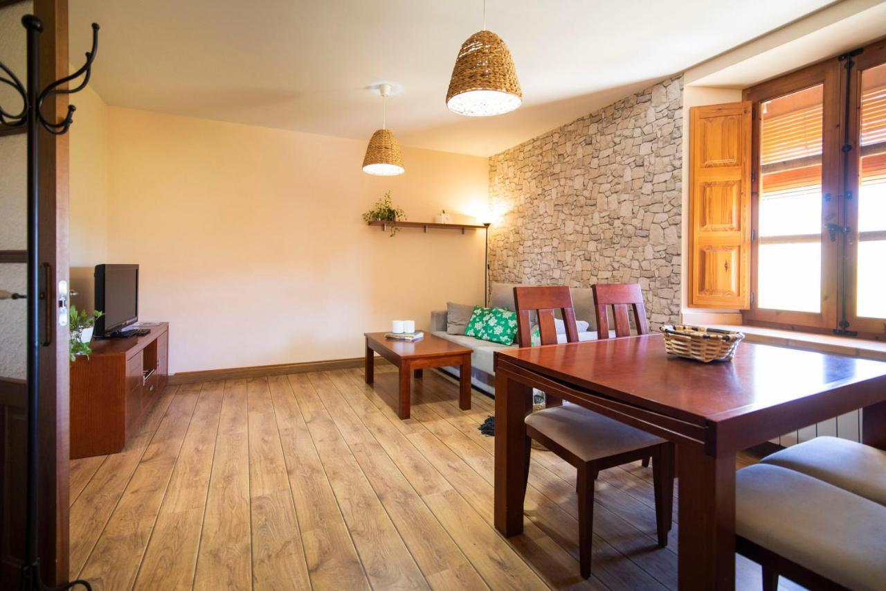 Apartamentos Ribera Del Duero Las Escuelas Vadocondes Екстер'єр фото